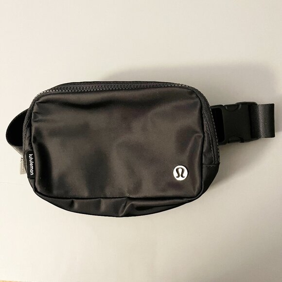 NWT Lululemon everywhere belt bag - Picture 1 of 8